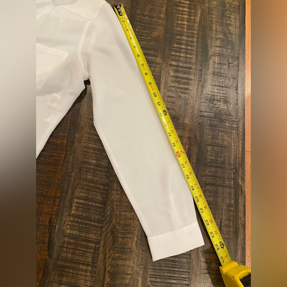 Nine West White Blouse Shirt Top Size Medium V-neck - Picture 4 of 6